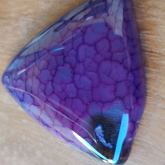 New Dragon Veins Agate Triangle Pendant. - Picture 5 of 16